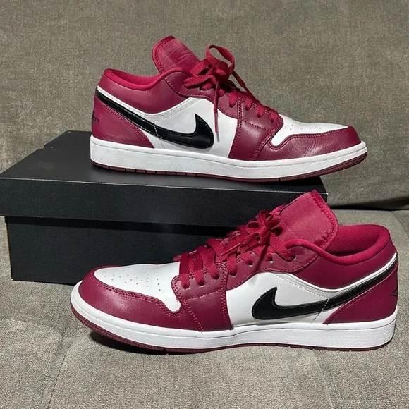🥰🥰Nike Air Jordan 1 Low Noble Red/Black-White🥰🥰 - Picture 2 of 9